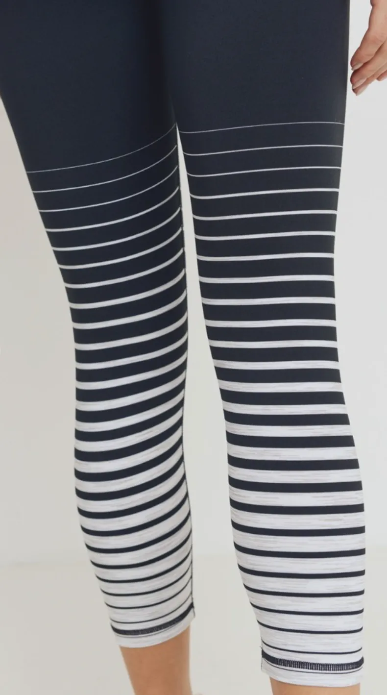 Graduated Striped Highwaist Capri Legging