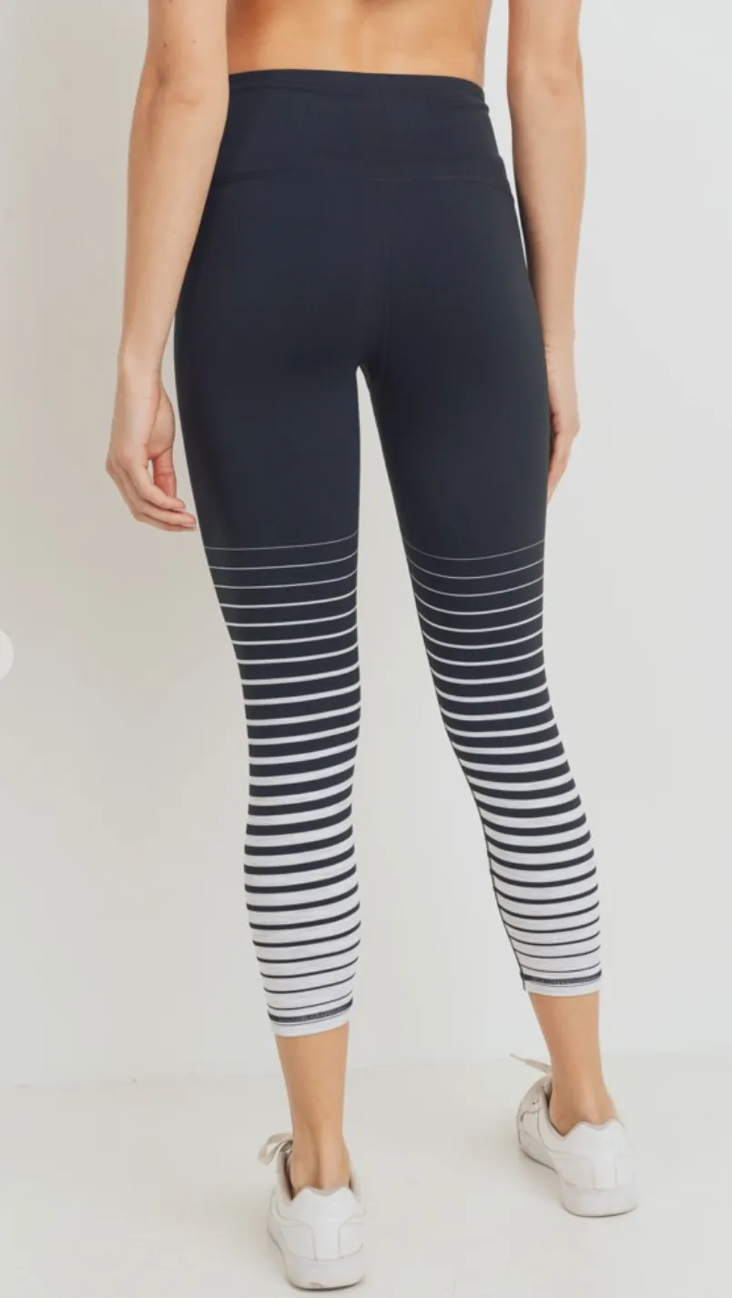 Graduated Striped Highwaist Capri Legging