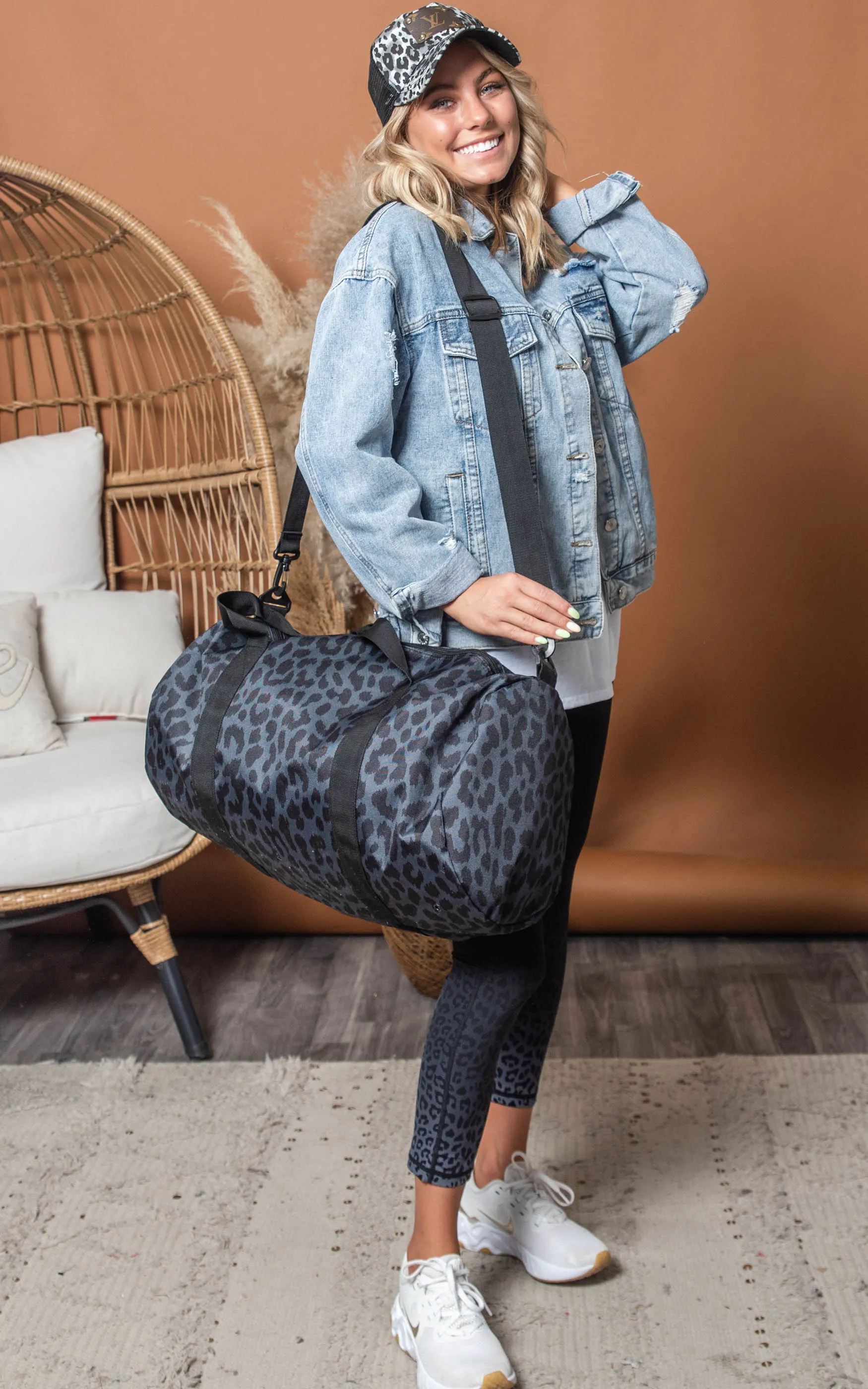 Leopard Tip Ombre Print High-Waisted Capri Leggings - Final Sale