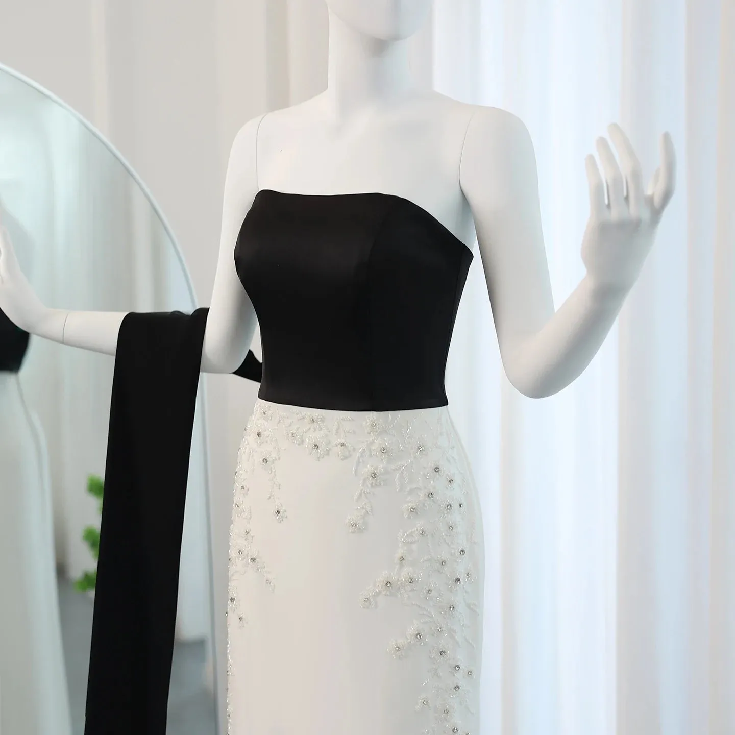 Luxury Beaded Strapless Evening Dress with Cape