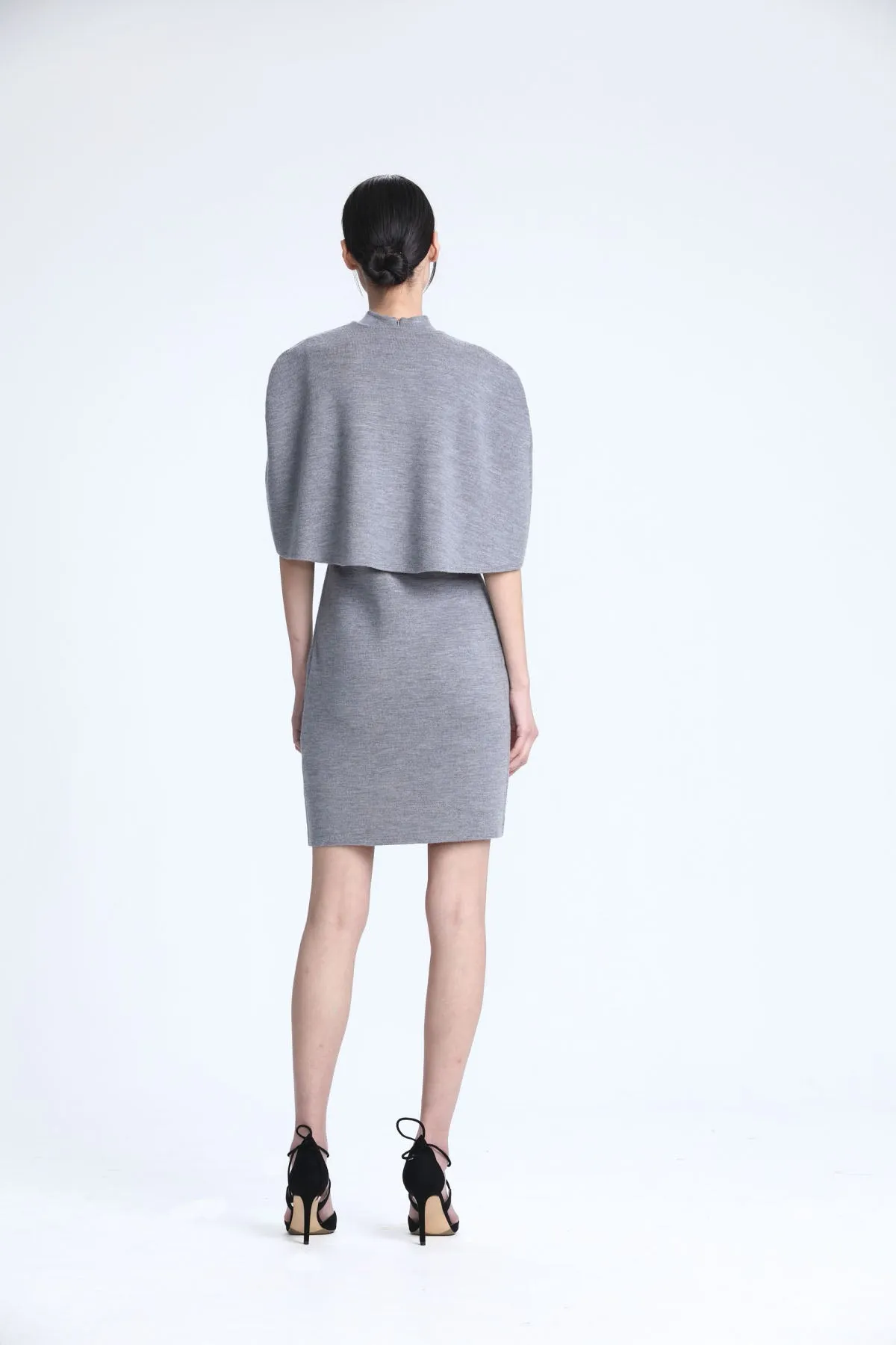 Medium Grey & Fuchsia Sleeveless Knit Qipao with Removable Cape